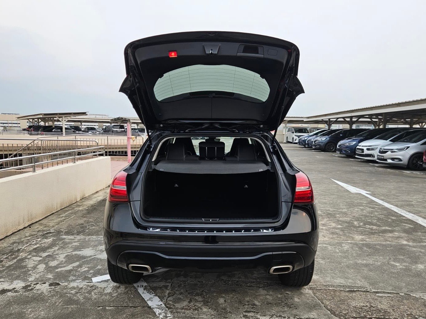 Mercedes-Benz GLA180 Urban Edition photo 9